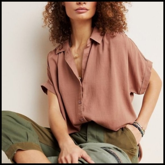 Anthropologie Tops - Anthropologie Cloth & Stone Lattice Button Down Short Sleeve Shirt in Mocha